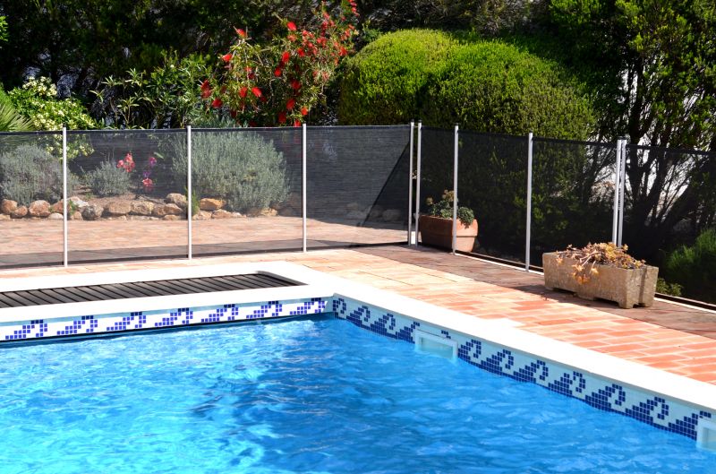Childproof Mesh Pool Barrier